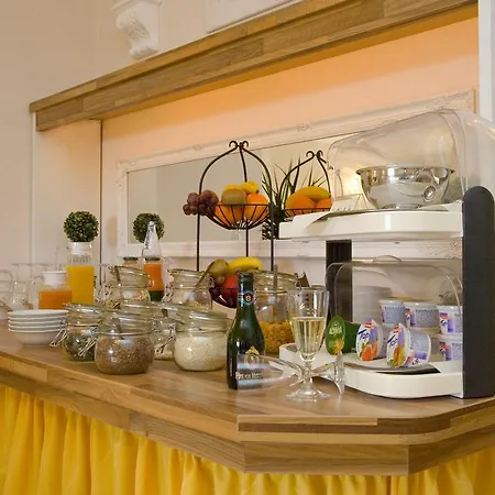 Hotel Garni Zum Gruenen Baum 3*