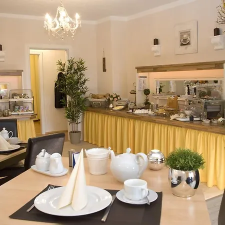 Hotel Garni Zum Gruenen Baum 3*