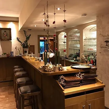 Garni Zum Grünen Baum Hotel 3*