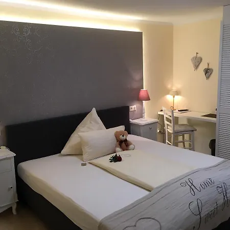 Garni Zum Grünen Baum Hotel 3*