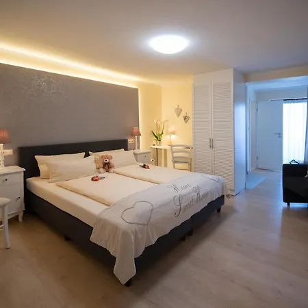 Garni Zum Grünen Baum Hotel 3*