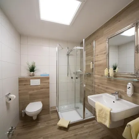 Garni Zum Grünen Baum Hotel 3*