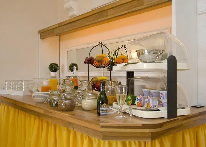 Hotel Garni Zum Gruenen Baum 3*