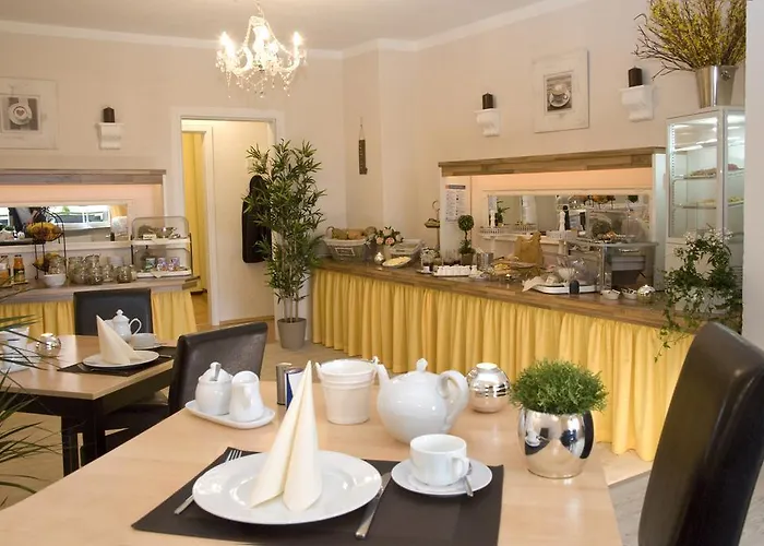 Hotel Garni Zum Gruenen Baum 3*