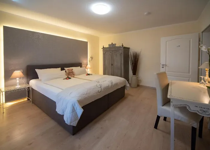 Garni Zum Gruenen Baum Hotel